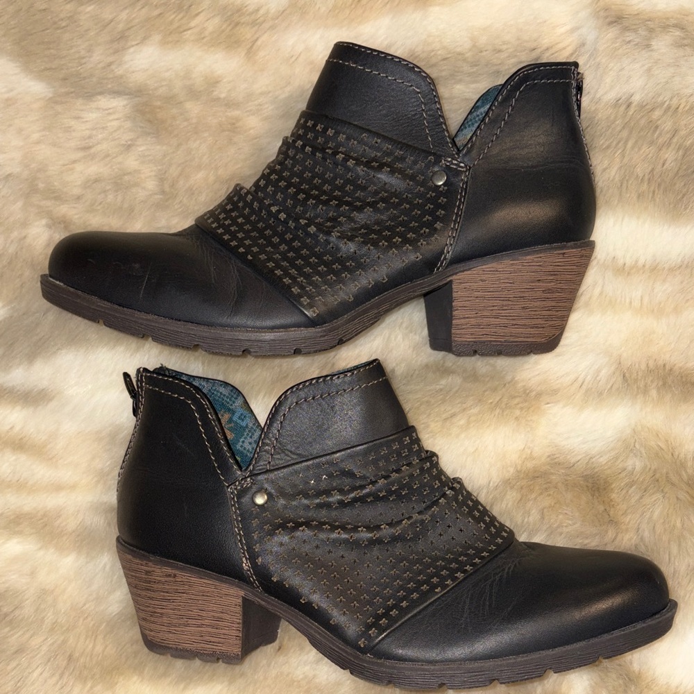 Earth Oakland Amanda Ankle Booties - Black - Size 7.5